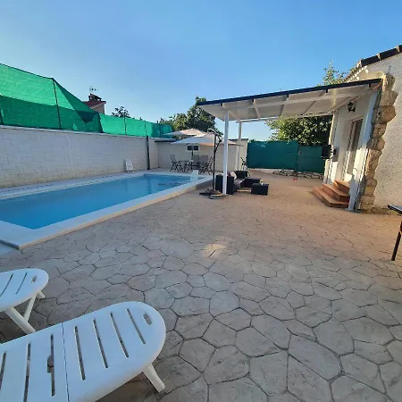 Casa Rural Ferli * Navahondilla